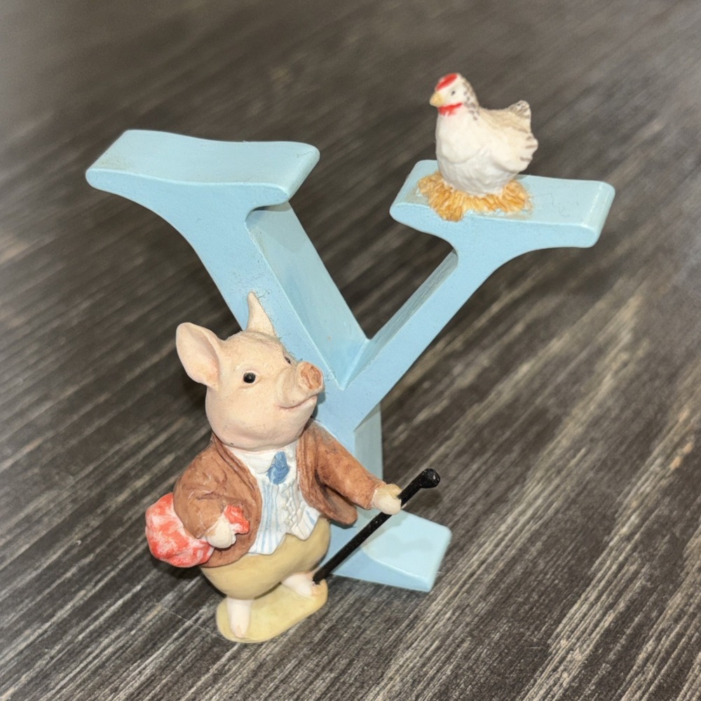 Peter Rabbit Alphabet Figurine‎ Enesco 2005 Letter Y Pigling Bland A5017